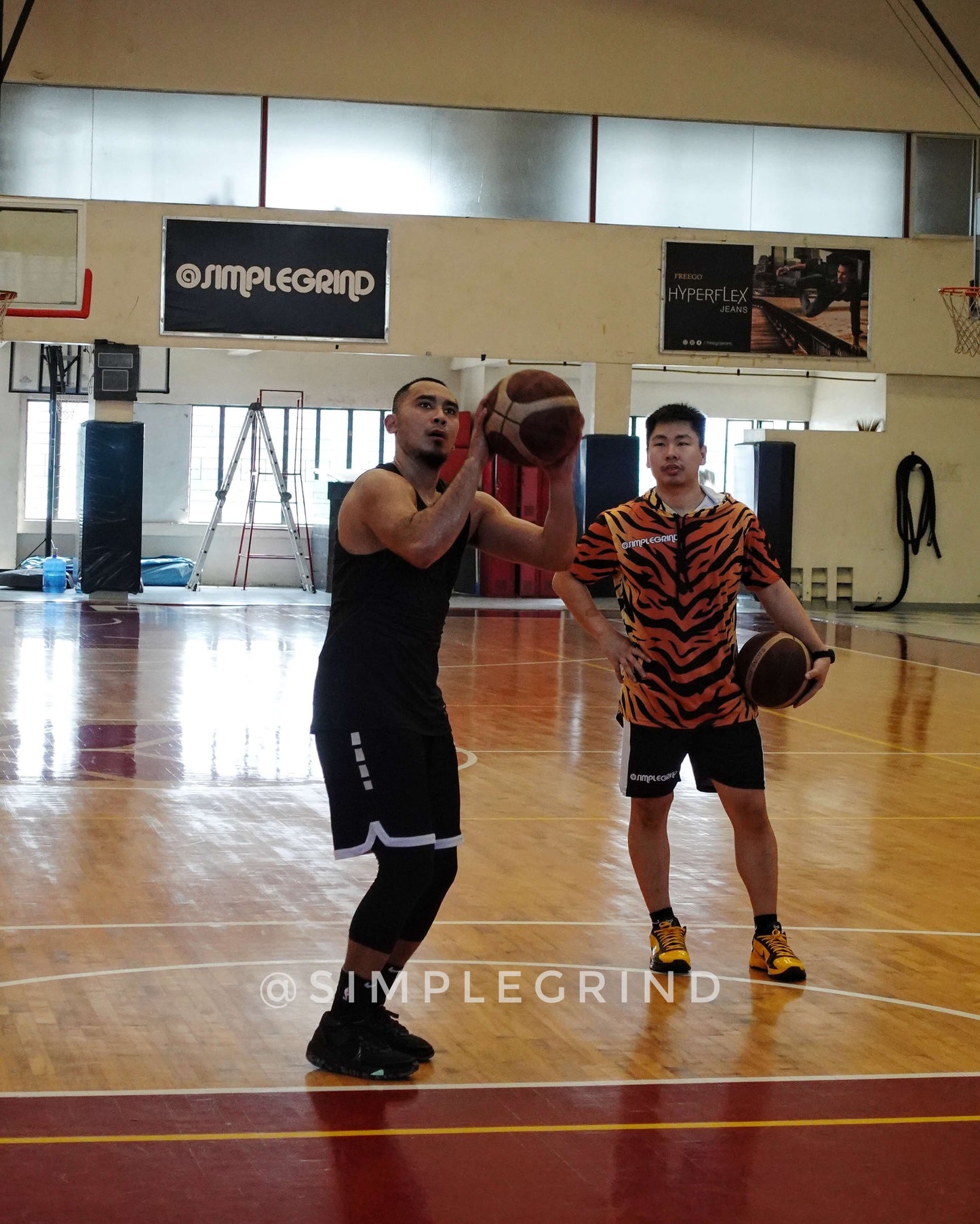 Splore-Dribbling-fitness-class-by-coach-Nicolo-Chua-with-Paul-Lee